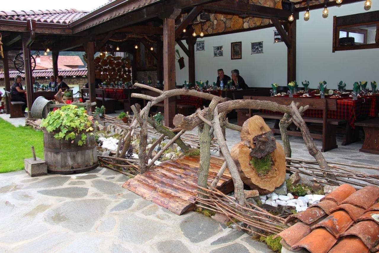 Къща За Гости Бабуч Dobrinishte Esterno foto